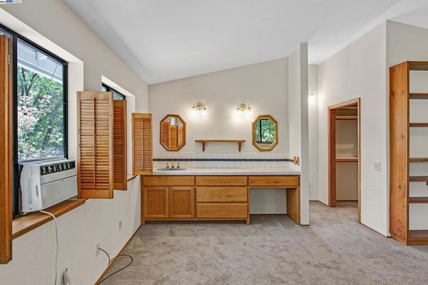 Bathroom, Interior, Tile Countertops
