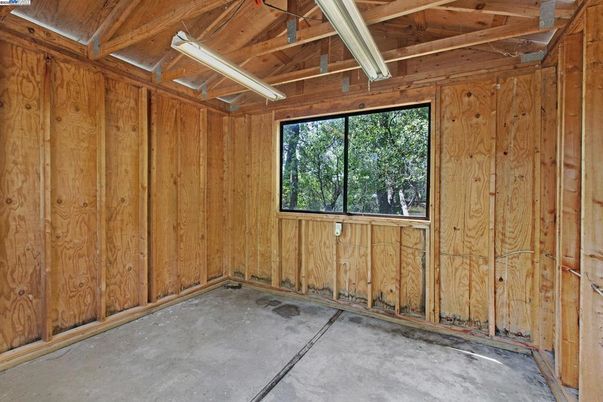Empty room, Interior, Wooden Beams, Wooden Ceilings, Wooden Walls