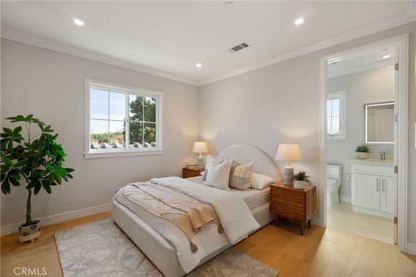 Bathroom, Bedroom, Interior, Recessed Lighting, Wood Texture Flooring