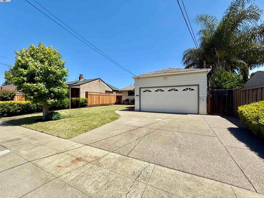 Backyard, Detached Garage, Exterior