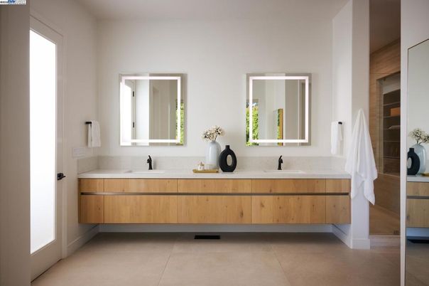 Bathroom, Dual Sink Vanities, Interior