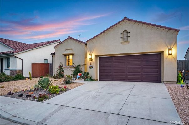 Attached, Exterior, Facade, Spanish Mediterranean
