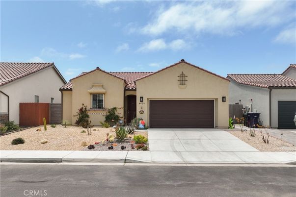 Attached, Exterior, Facade, Spanish Mediterranean