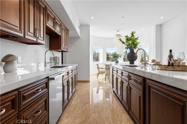 Chandelier, Dining room, Interior, Kitchen, Recessed Lighting, Stainless Steel Appliances