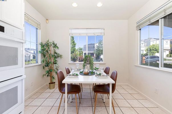 Dining room, Interior, Recessed Lighting
