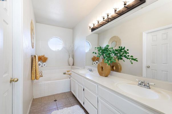 Bathroom, Dual Sink Vanities, Interior