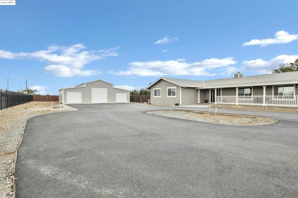 Backyard, Detached Garage, Exterior