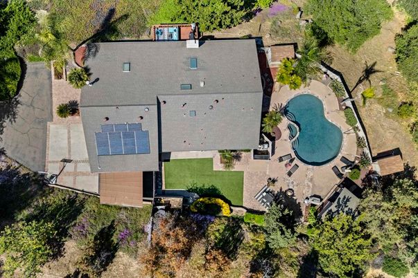 Attached, Exterior, Facade, Ranch