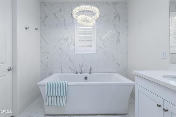 Bathroom, Free Standing Baths, Interior, Marble, Marble Walls, Pendant Lights