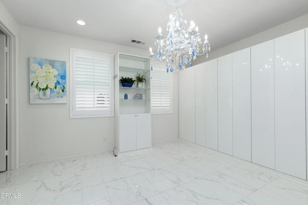 Chandelier, Empty room, Interior, Marble, Recessed Lighting