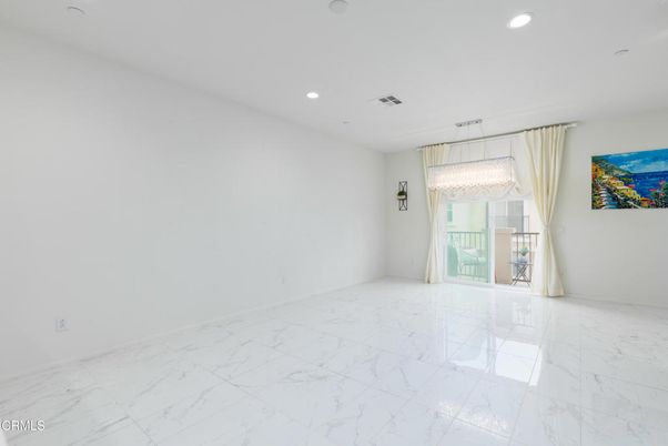 Chandelier, Empty room, Interior, Marble, Recessed Lighting