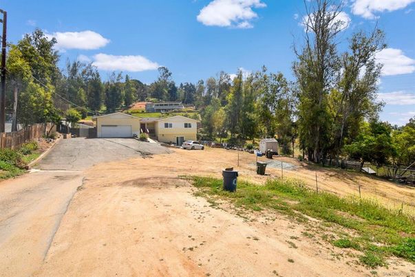 Backyard, Detached Garage, Exterior