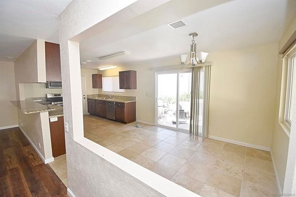 Chandelier, Interior, Kitchen, Wood Texture Flooring