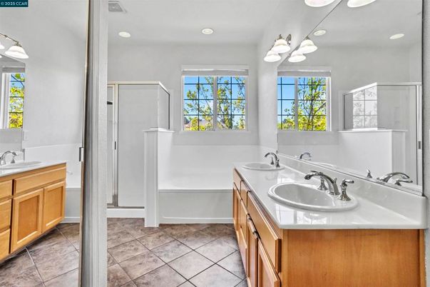 Bathroom, Dual Sink Vanities, Interior, Recessed Lighting