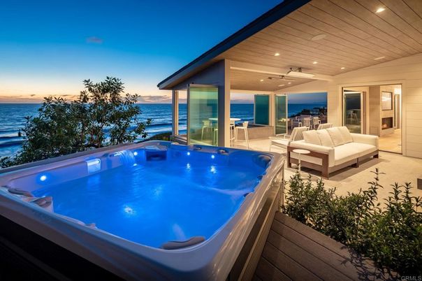 Exterior, Hot Tub, Water