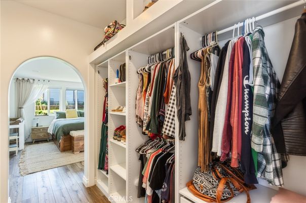 Bedroom, Interior, Walk-in Closets, Wood Texture Flooring