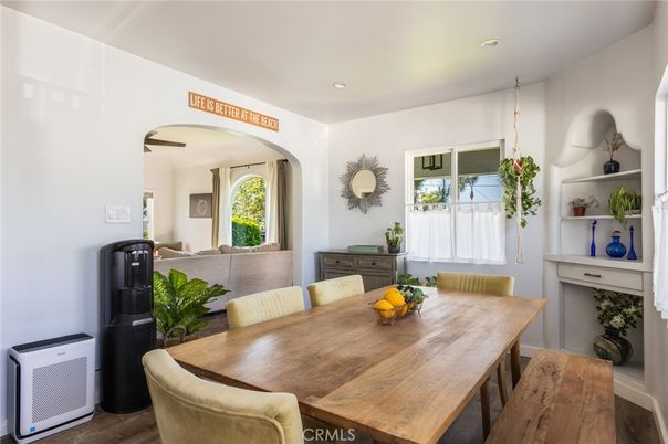 Dining room, Fireplace, Interior, Recessed Lighting, Wood Texture Flooring