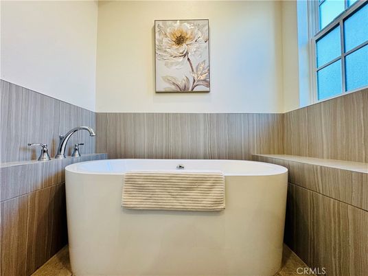 Bathroom, Free Standing Baths, Interior