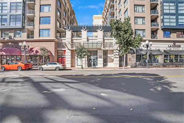 Exterior, Facade, Condo Building