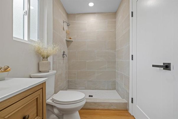 Bathroom, Interior, Recessed Lighting, Wood Texture Flooring
