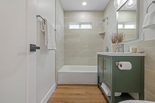 Bathroom, Interior, Recessed Lighting, Wood Texture Flooring