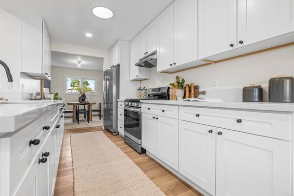 Dining room, Interior, Kitchen, Recessed Lighting, Wood Texture Flooring