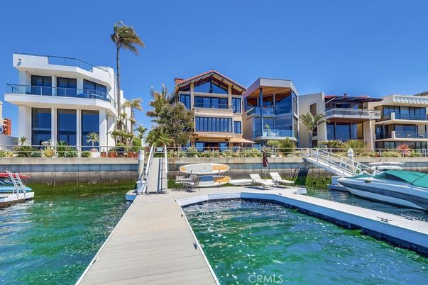 Exterior, Lake