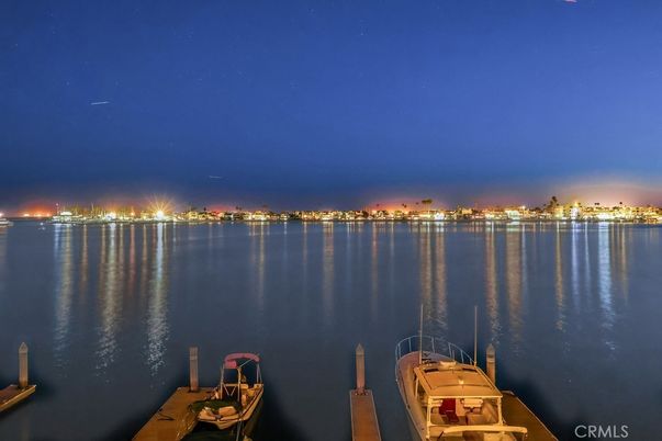 Exterior, Lake