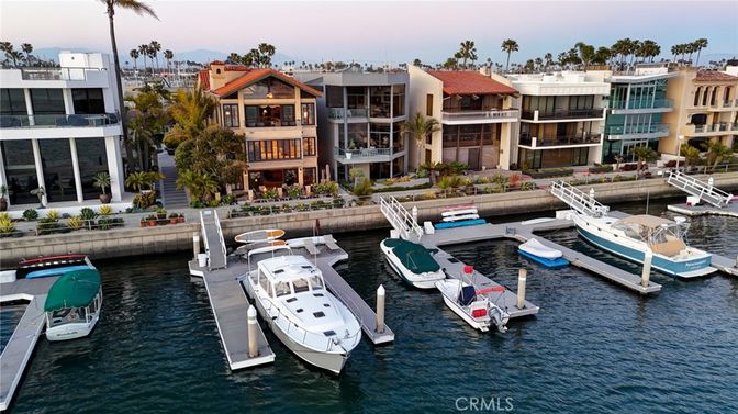 Exterior, Lake