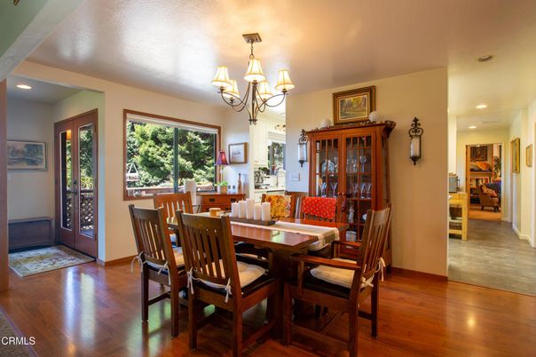 Chandelier, Dining room, Interior, Recessed Lighting, Wood Texture Flooring