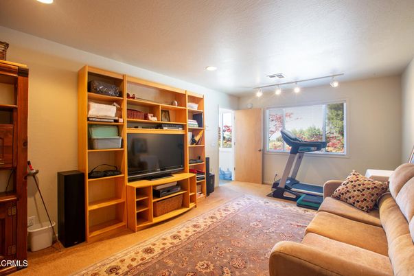 Fitness Equipment, Interior, Living room, Recessed Lighting
