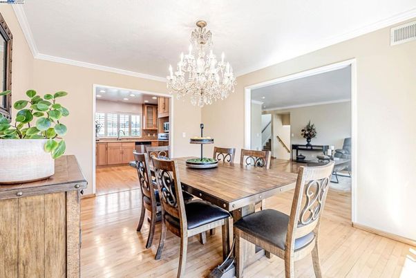Chandelier, Dining room, Interior, Recessed Lighting, Wood Texture Flooring