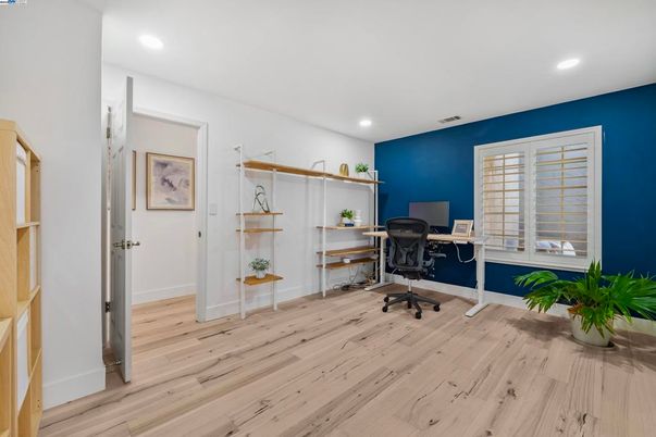 Home Office, Interior, Recessed Lighting, Wood Texture Flooring
