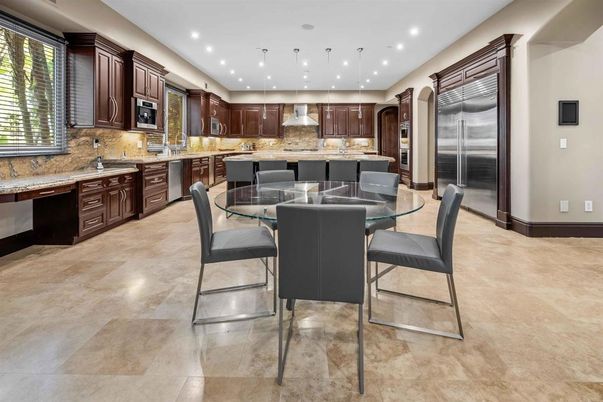 Dining room, Interior, Kitchen, Pendant Lights, Recessed Lighting, Stainless Steel Appliances