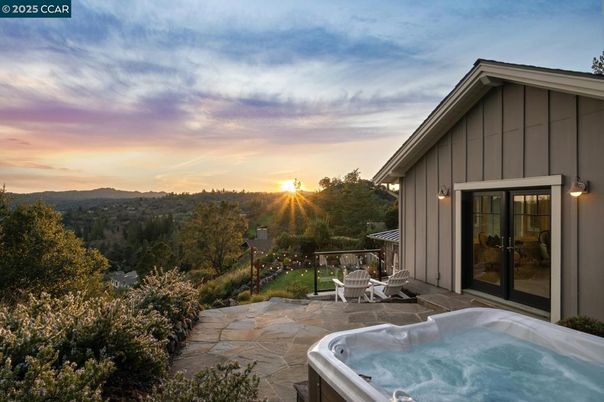 Exterior, Hot Tub