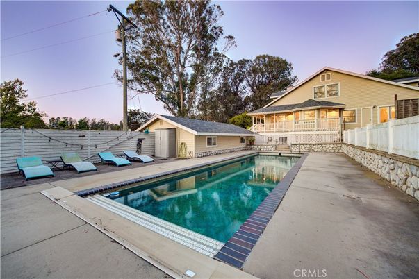 Exterior, Pool