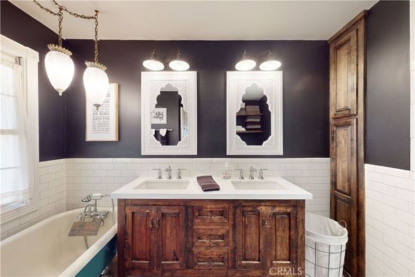 Bathroom, Dual Sink Vanities, Interior, Pendant Lights
