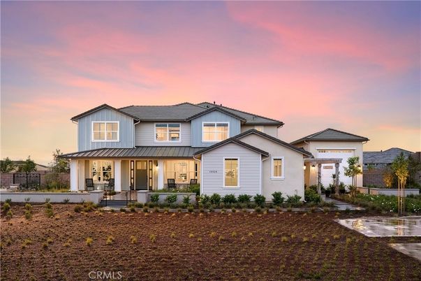 Attached, Exterior, Facade, Farmhouse