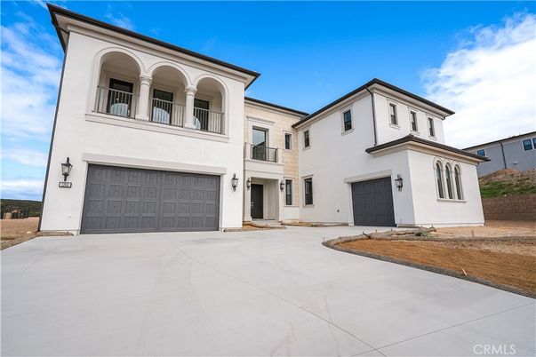 Attached, Exterior, Facade, Mediterranean