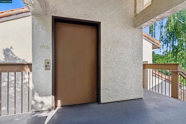 Elevator, Exterior