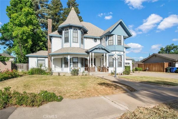 Exterior, Facade, Queen Anne Victorian