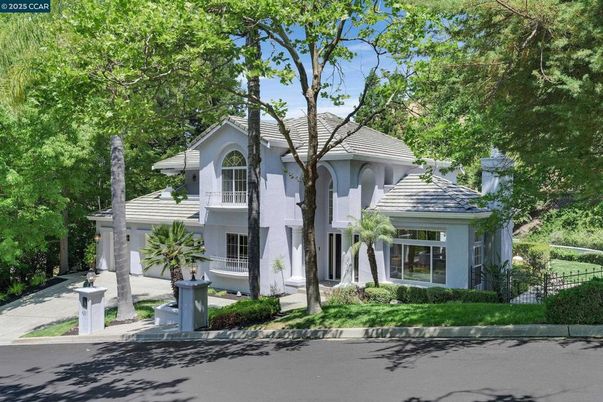 Attached, Exterior, Facade, French Provincial
