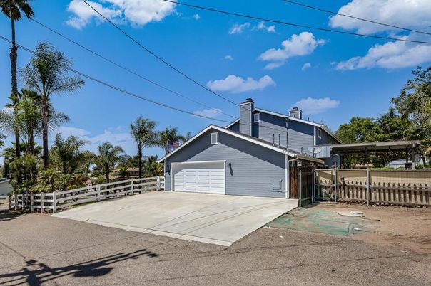 Detached Garage, Exterior