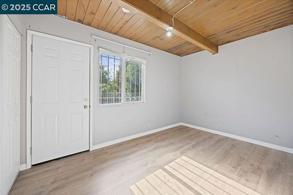 Empty room, Interior, Wooden Beams, Wooden Ceilings, Wood Texture Flooring