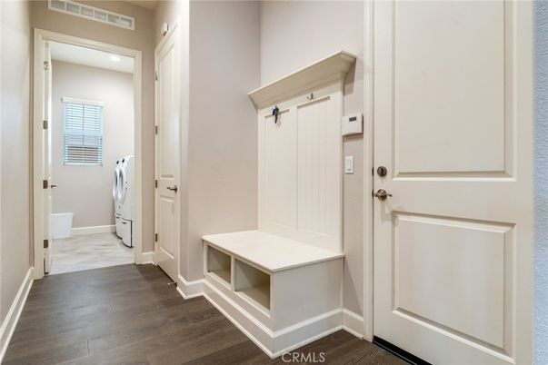 Interior, Recessed Lighting, Washer, Wood Texture Flooring