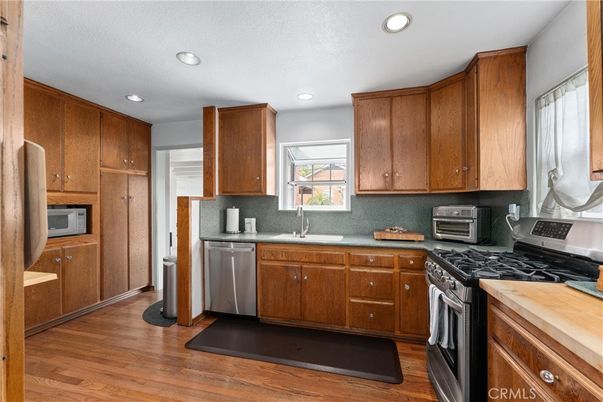 Interior, Kitchen, Recessed Lighting, Wood Texture Flooring