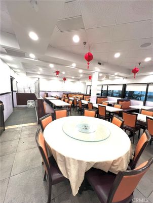 Dining room, Interior, Recessed Lighting