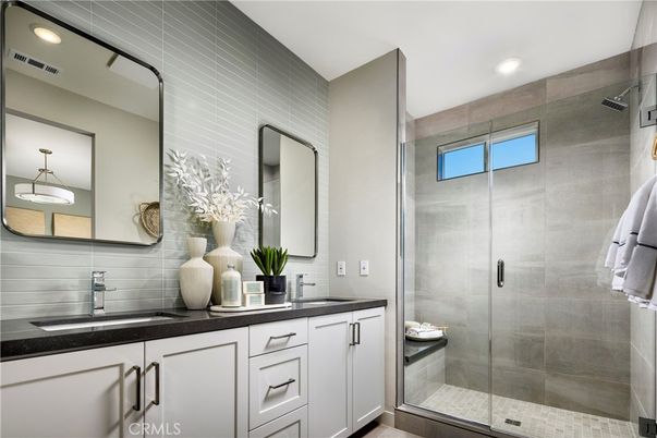 Bathroom, Glass Shower, Interior, Pendant Lights, Recessed Lighting