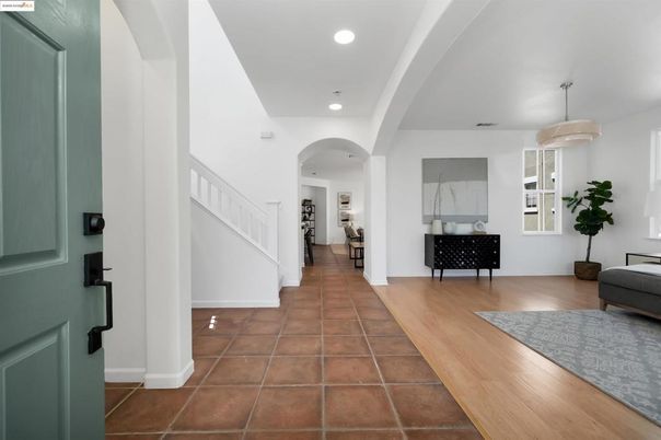Interior, Pendant Lights, Recessed Lighting, Wood Texture Flooring