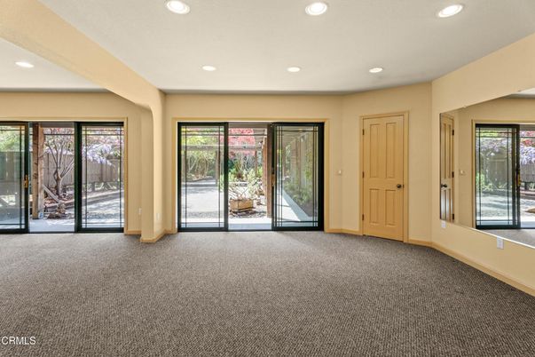 Empty room, Interior, Recessed Lighting